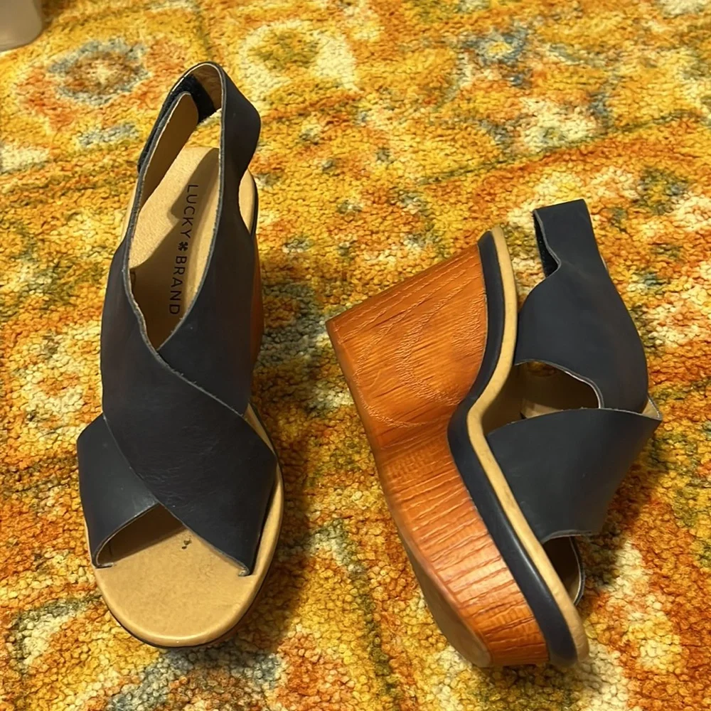 Lucky brand navy wood heel wedges size 6.5